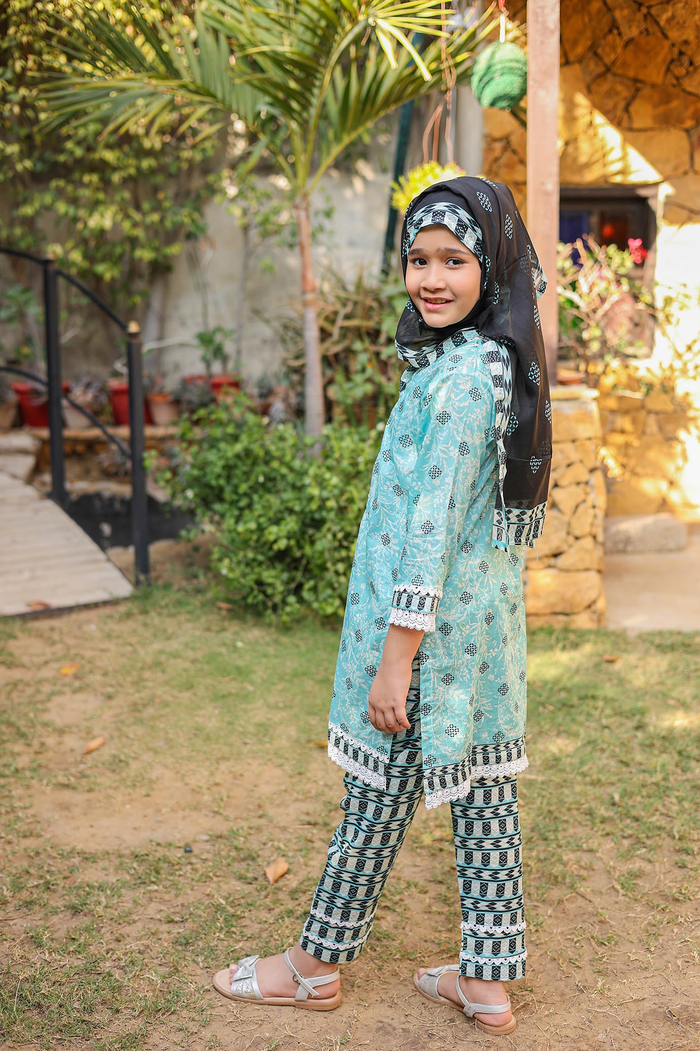 Girl woman Printed Embroidered Lawn Stitch Shirt Kurti Frock Cotton Dupatta Printed Trouser