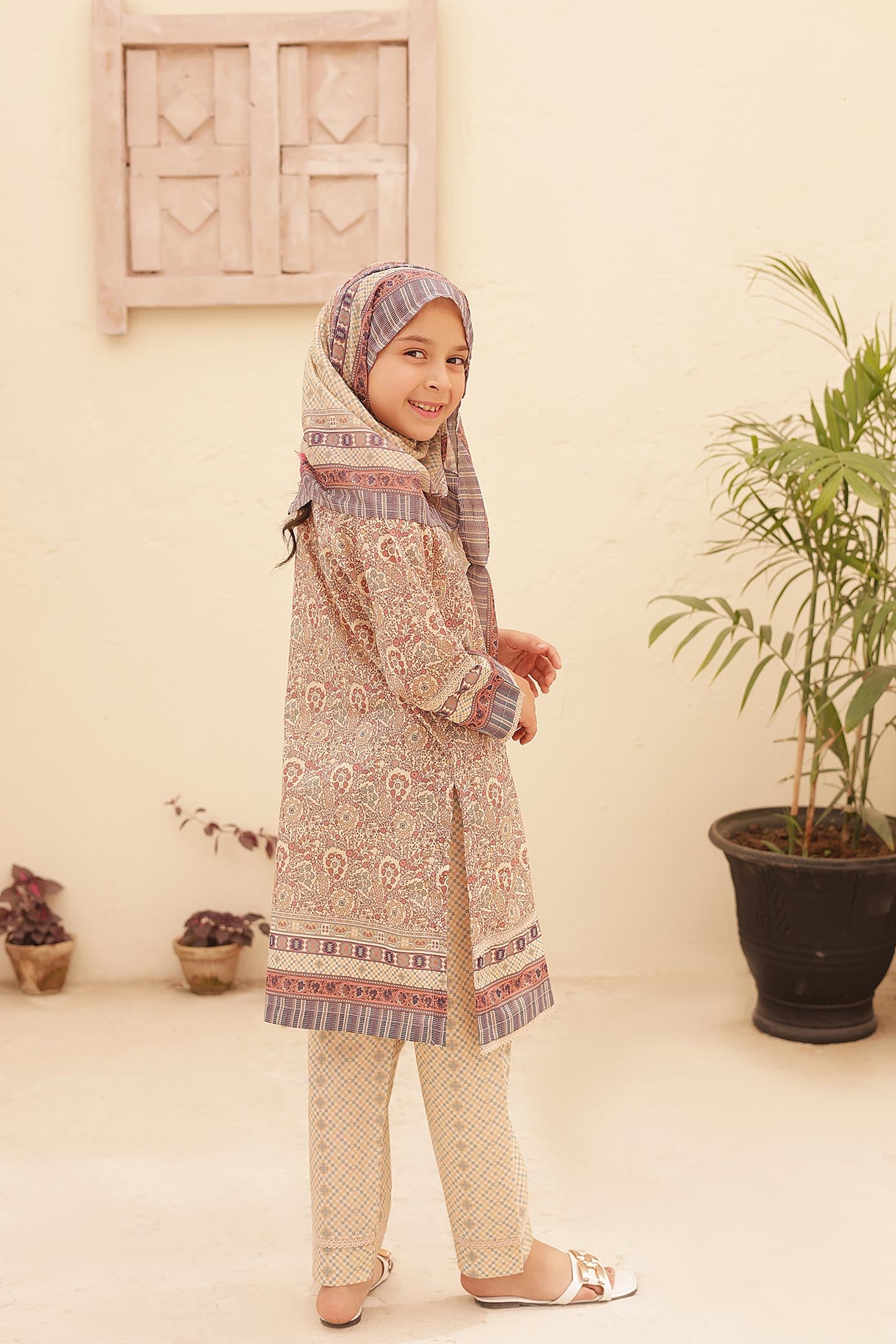 Girl embroidered stitched Printed Kurta set