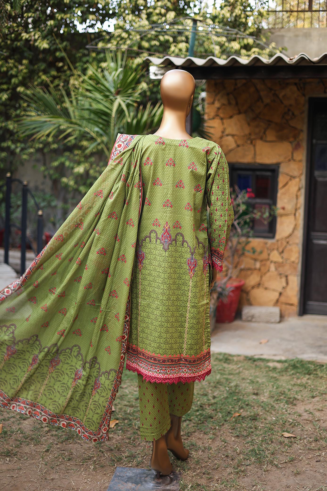 Girl woman  Printed Embroidered Lawn Stitch Shirt Kurti Frock Cotton Dupatta Printed Trouser