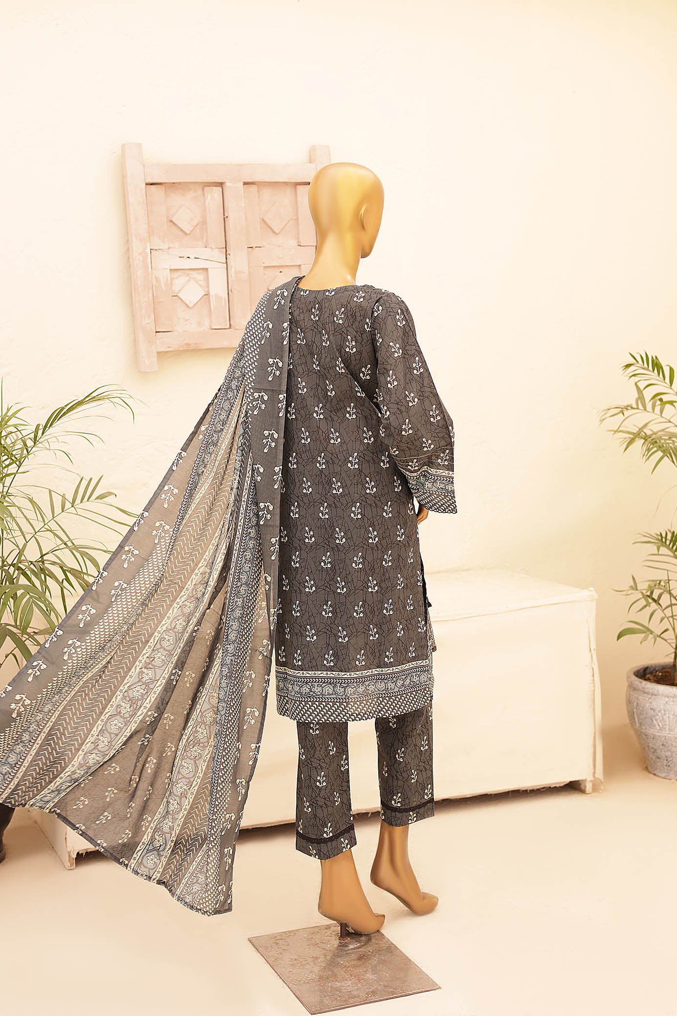 Woman Girl Oswah Shifa Embroidered Cutwork Lawn Shirt kurti Dupatta Printed Trouser