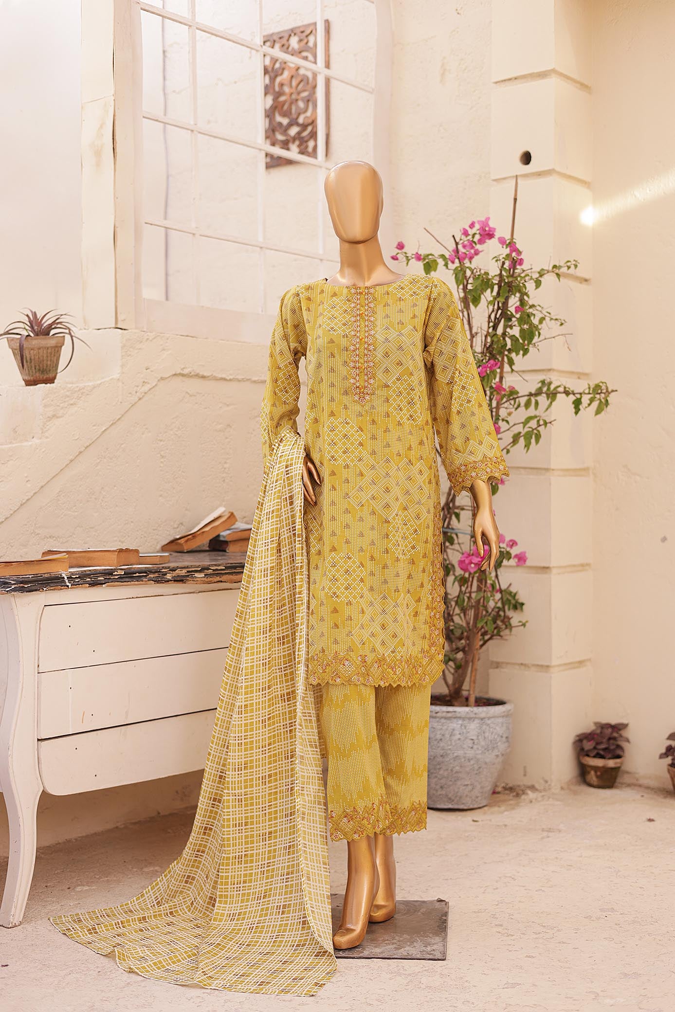 Woman Girl Oswah Shifa Embroidered Cutwork Lawn Shirt kurti Dupatta Printed Trouser